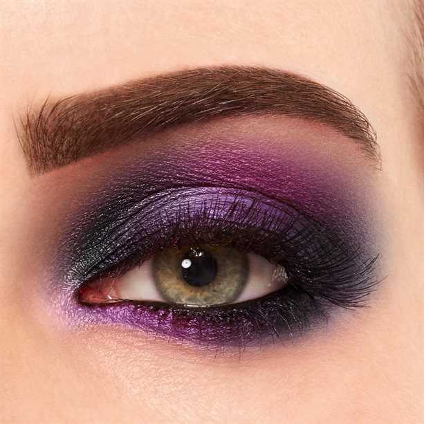 Avon mark. Extreme Eyeshadow Palette