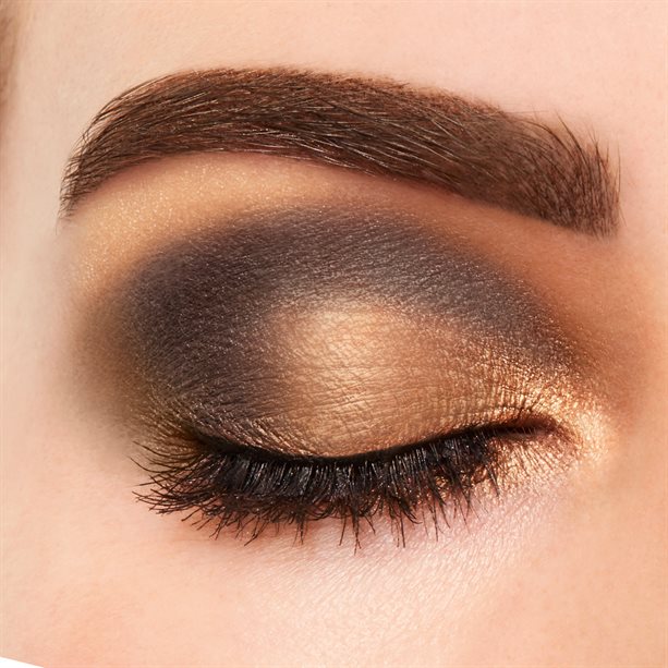 Avon mark. Supreme Eyeshadow Palette
