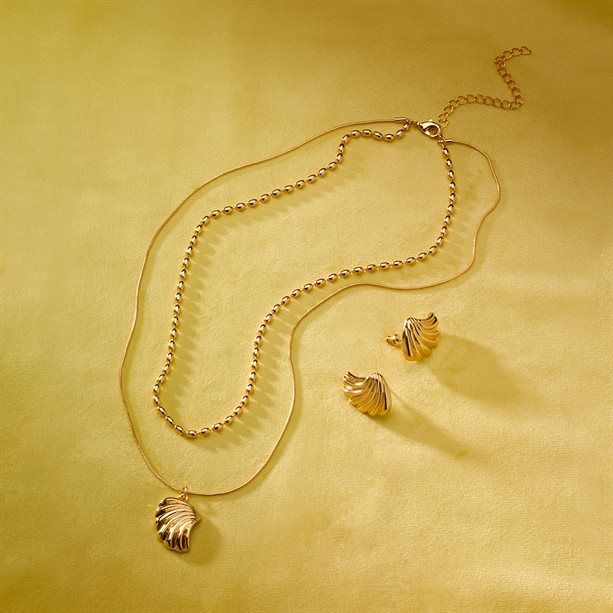 images/avon_product_images/source_06/Avon Marina 2-Piece Necklace  Earrings Set 5.jpg